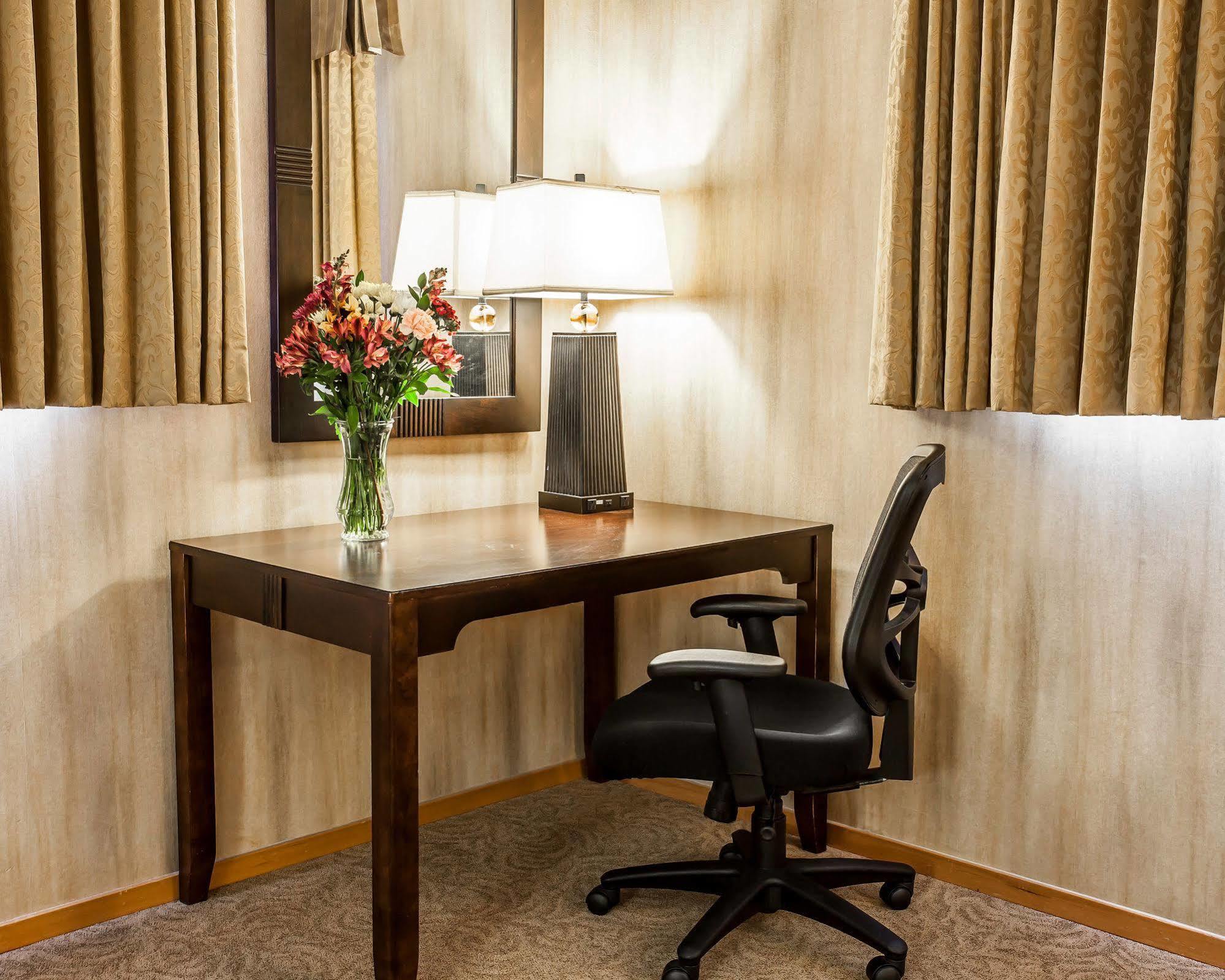 Quality Inn & Suites Seattle Center Экстерьер фото